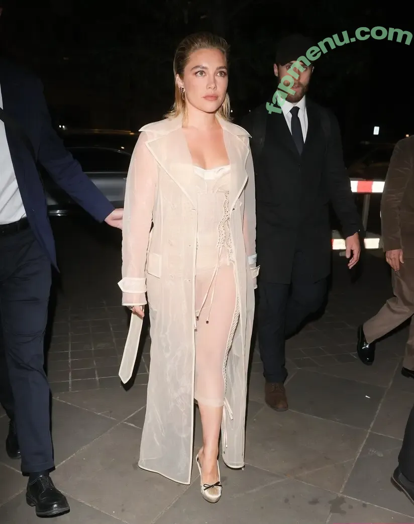Florence Pugh nude photo #1931 (florencepugh)