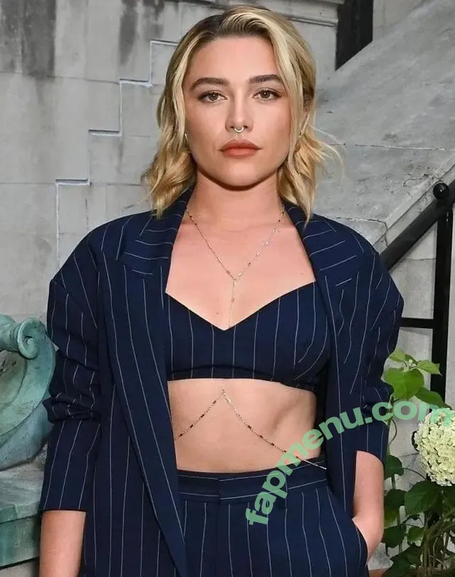 Florence Pugh nude photo #2164 (florencepugh)