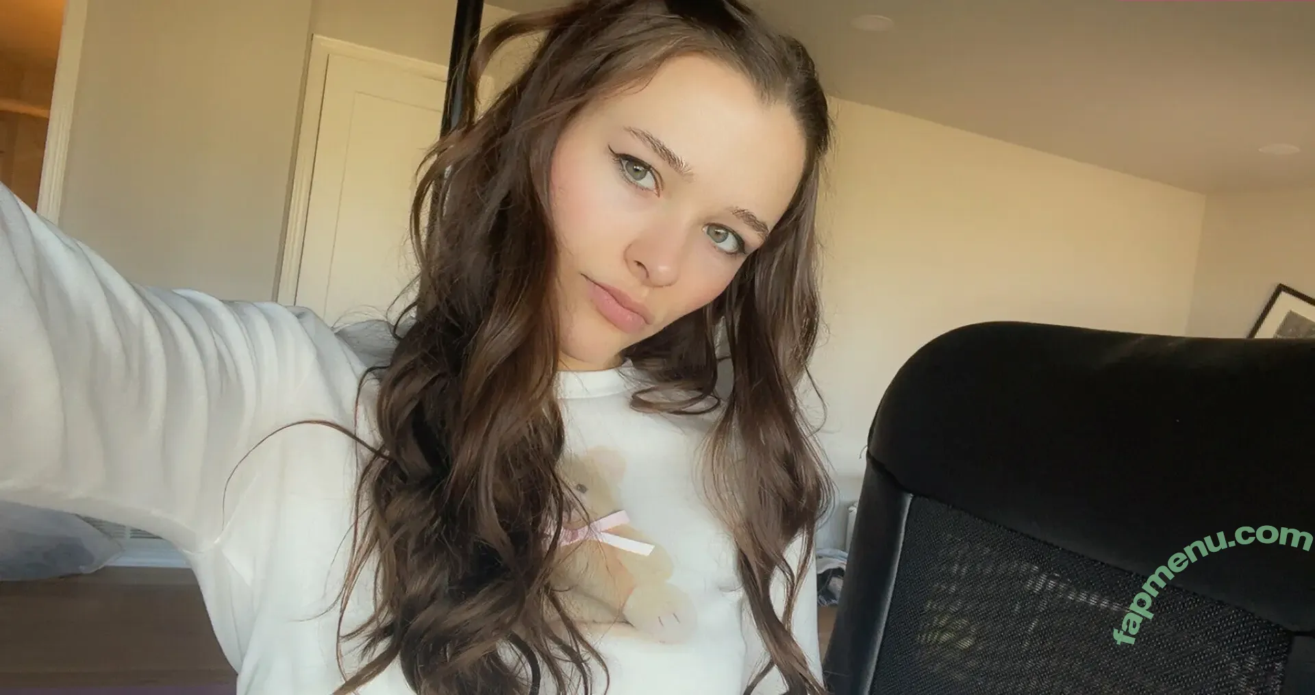 flowwithsky nude photo #0262 (skyflowartist)