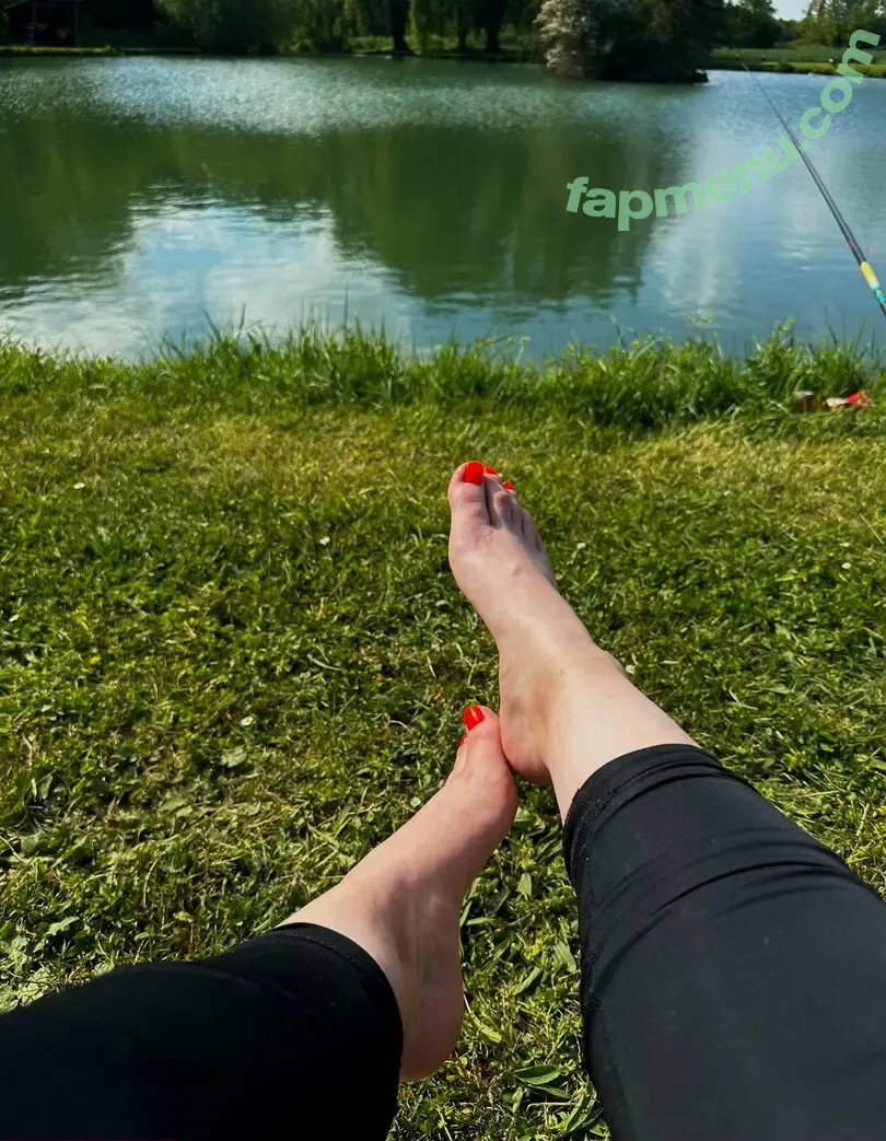 footp nude photo #0013 (footprintprjct)