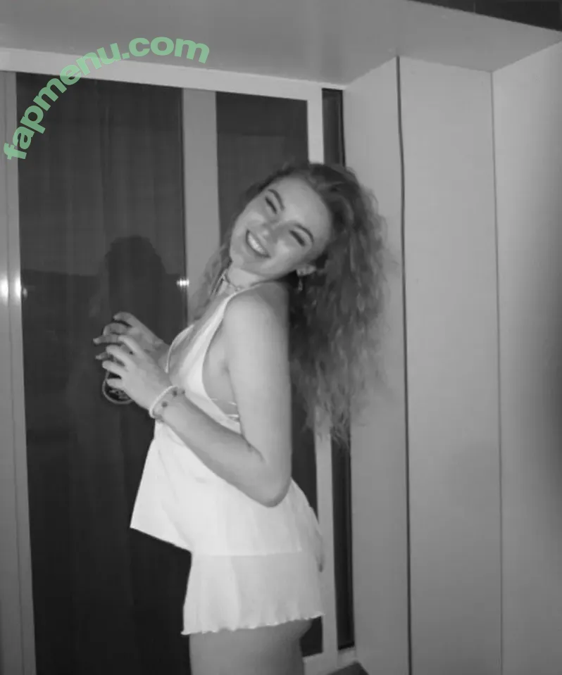 Francesca Dougan nude photo #0007 (almost.cesca)