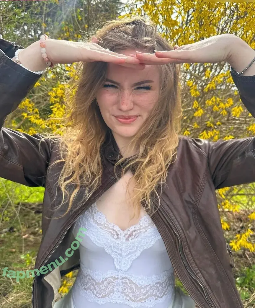 Francesca Dougan nude photo #0008 (almost.cesca)