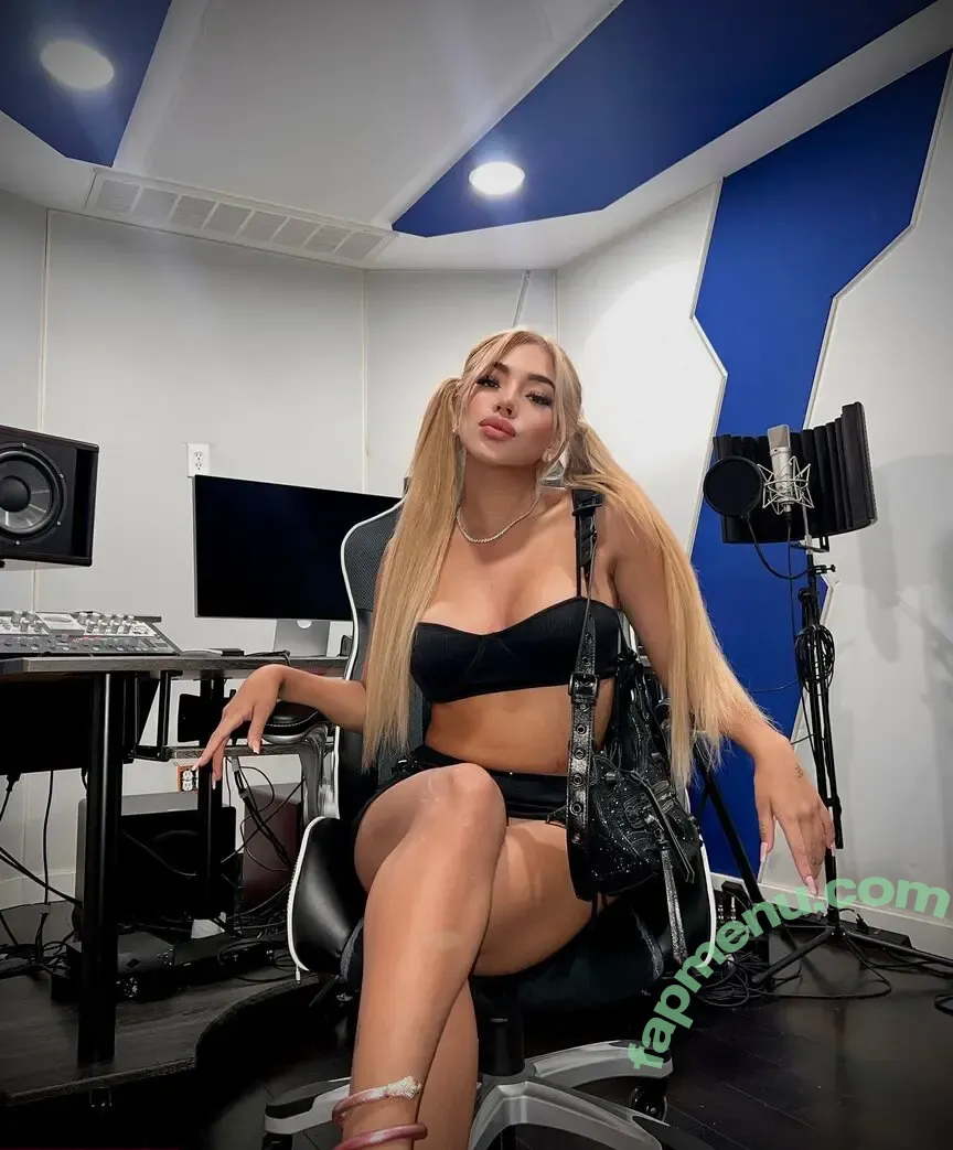 francesca.irr nude photo #0001 (francesca.farago)