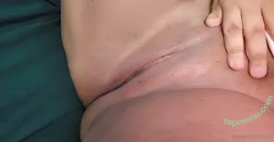 freakishbloomm / freakishbloom nude photo #0001
