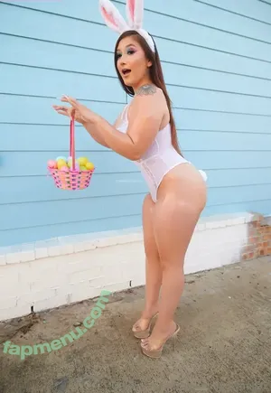 freenellaxo / moneygang_neff nude photo #0016