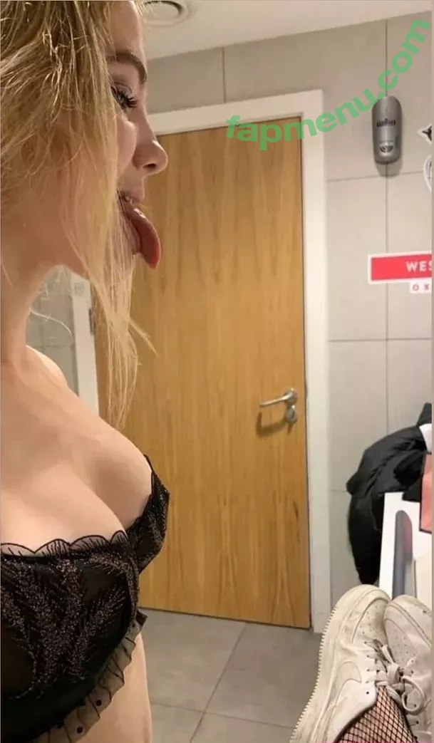 Freya Allan nude photo #0019 (Ciri / freyaallan / freyaallann)