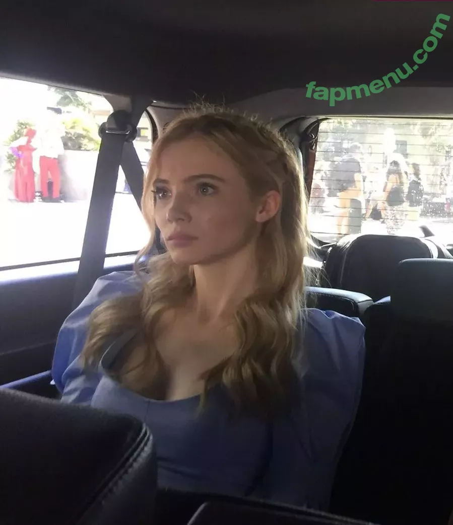 Freya Allan nude photo #0100 (Ciri / freyaallan / freyaallann)