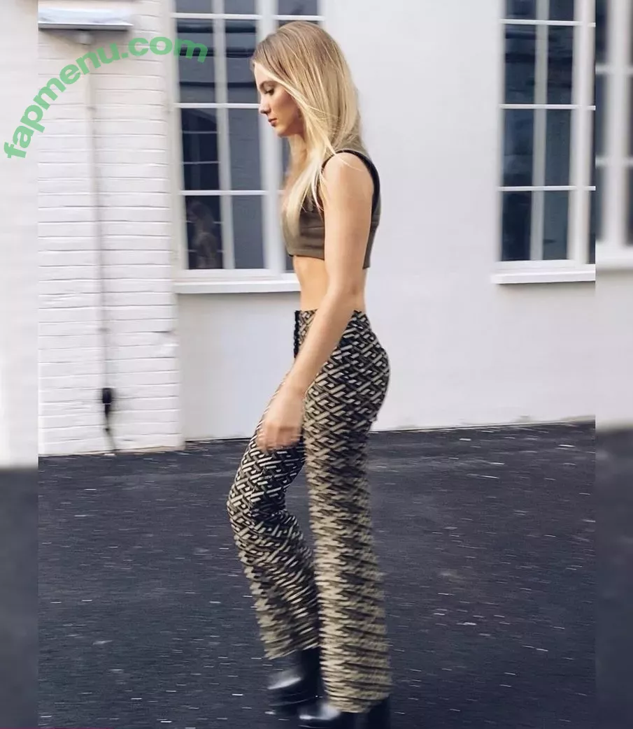 Freya Allan nude photo #0106 (Ciri / freyaallan / freyaallann)