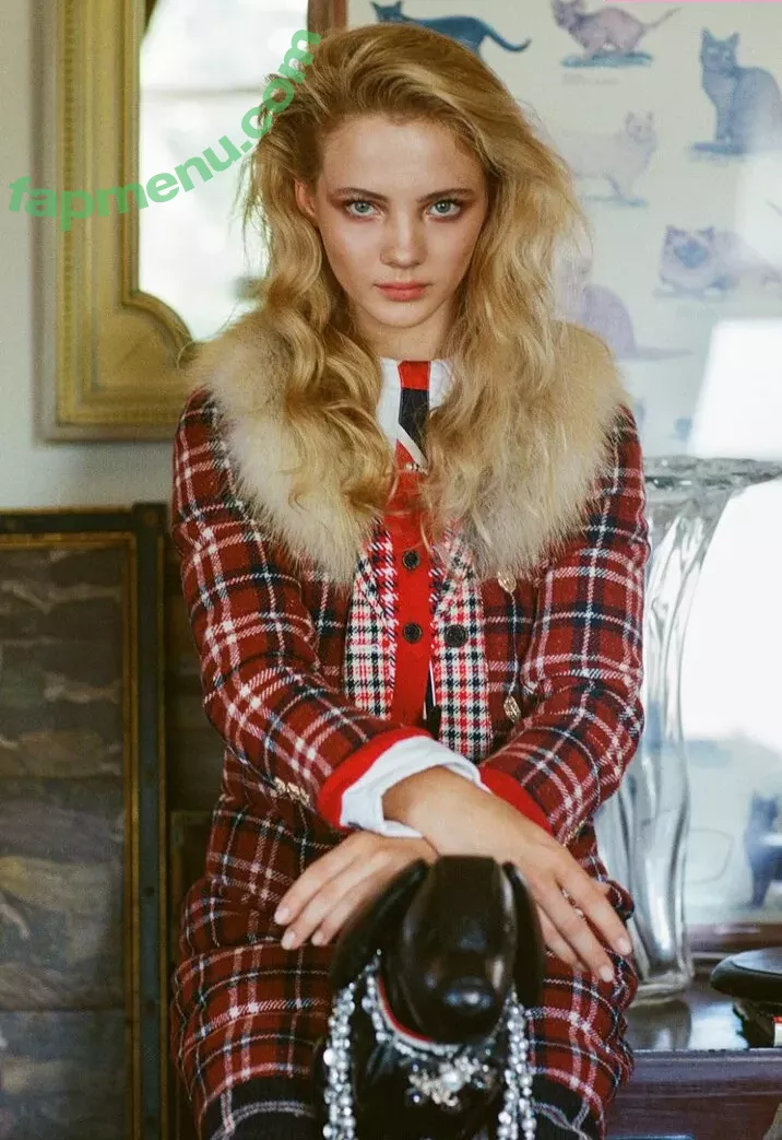 Freya Allan nude photo #0116 (Ciri / freyaallan / freyaallann)