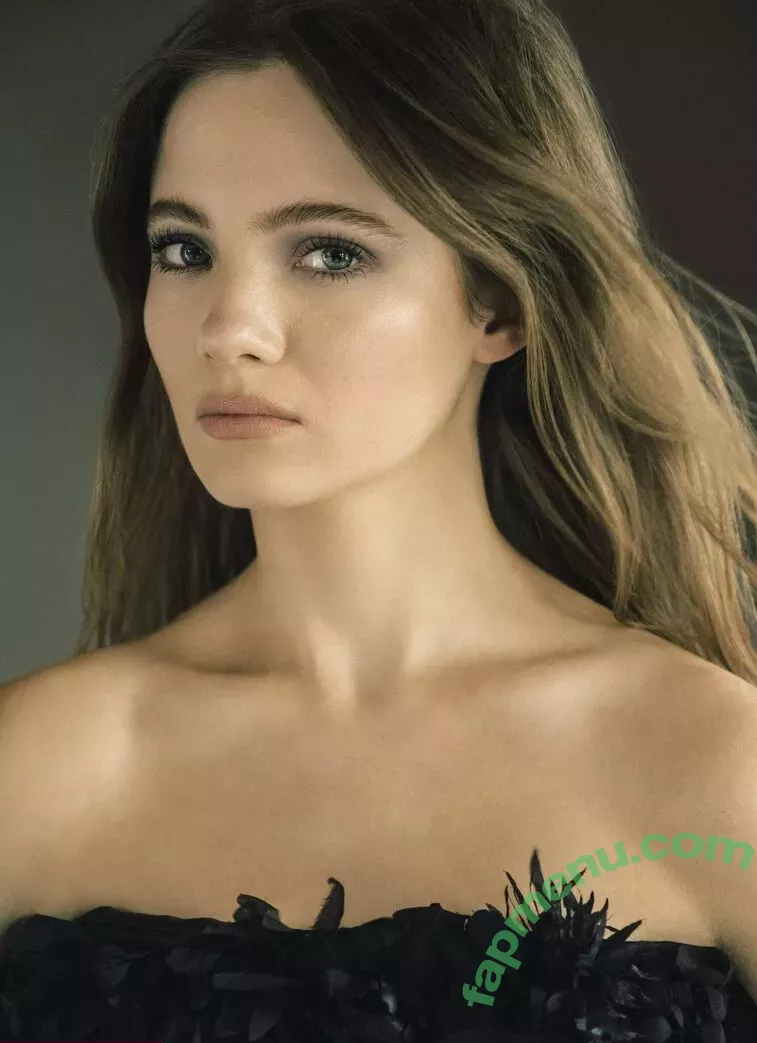Freya Allan nude photo #0209 (Ciri / freyaallan / freyaallann)
