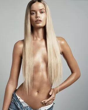 Frida Aasen / frida_aasen nude photo #0205