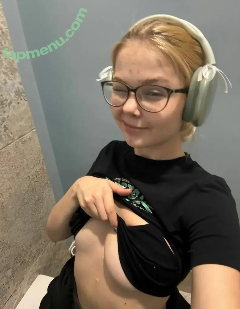 froggggy nude photo #0028 (froggytheband)