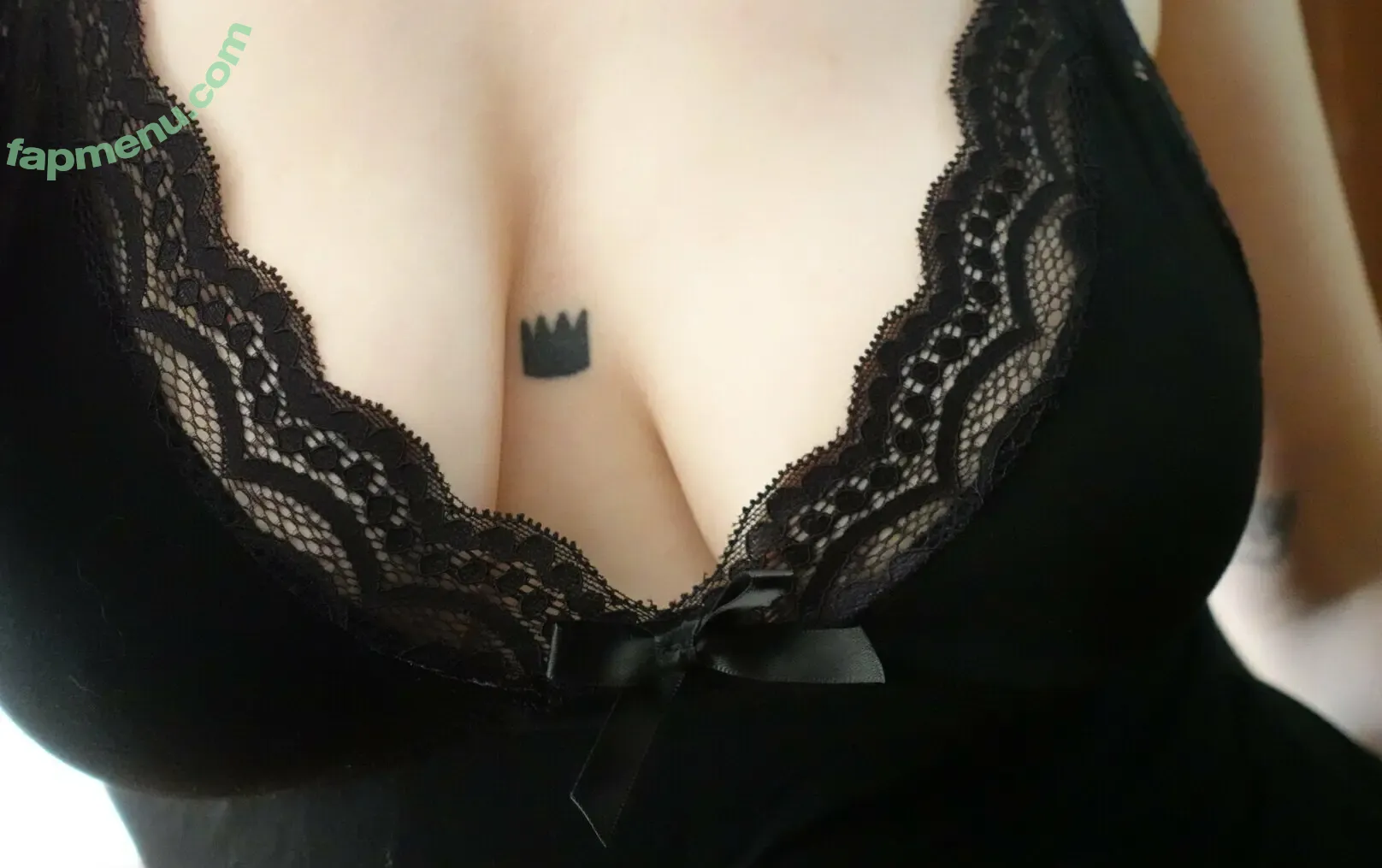 fromqueenvenus nude photo #0081 (fromqueenvenus)