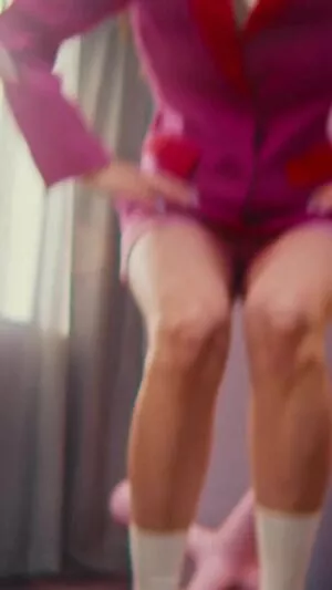 Fuslie / Leslie nude photo #0020
