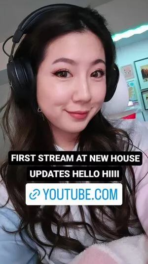 Fuslie / Leslie nude photo #0023