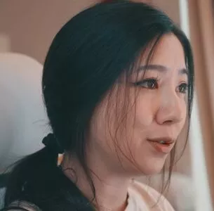 Fuslie / Leslie nude photo #0035