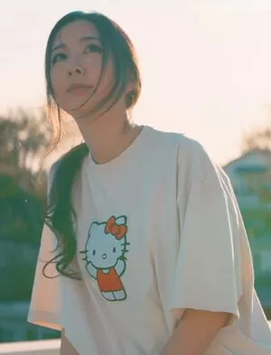 Fuslie / Leslie nude photo #0042