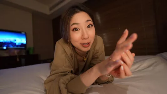 Fuslie / Leslie nude photo #0104