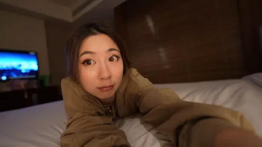 Fuslie / Leslie nude photo #0105