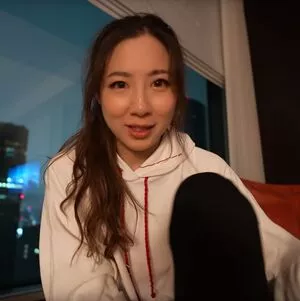 Fuslie / Leslie nude photo #0113