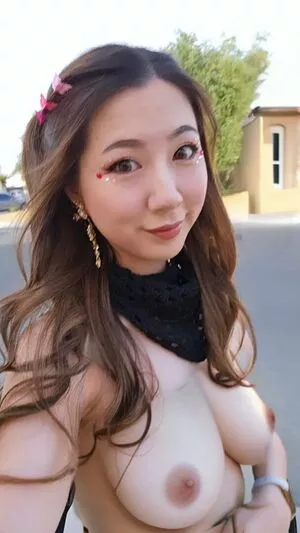 Fuslie / Leslie nude photo #0225