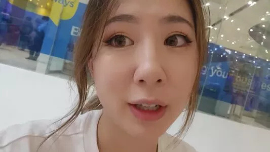 Fuslie / Leslie nude photo #0232