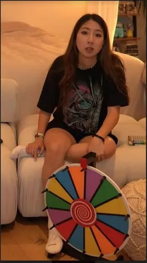 Fuslie / Leslie nude photo #0237