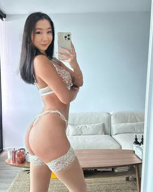 Fuslie / Leslie nude photo #0263