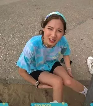 Fuslie / Leslie nude photo #0300