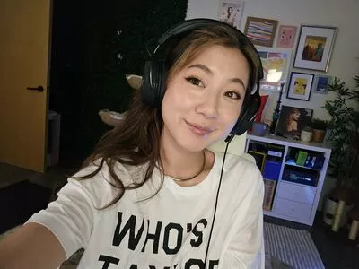 Fuslie / Leslie nude photo #0318