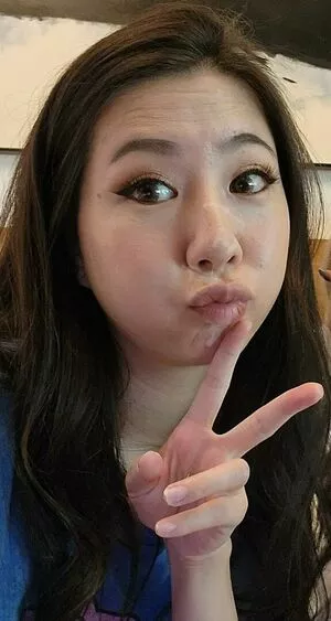 Fuslie / Leslie nude photo #0323