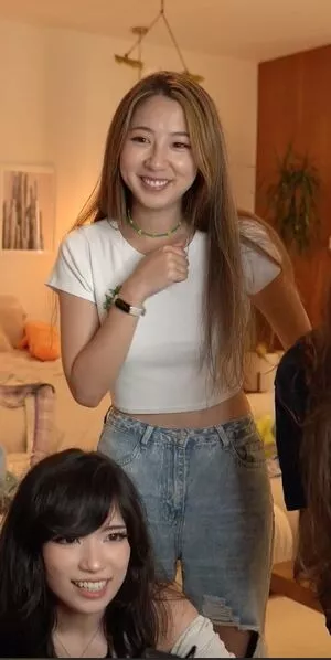 Fuslie / Leslie nude photo #0335