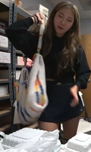 Fuslie / Leslie nude photo #0349