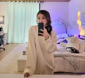 Fuslie / Leslie nude photo #0391