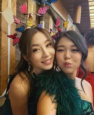 Fuslie / Leslie nude photo #0396