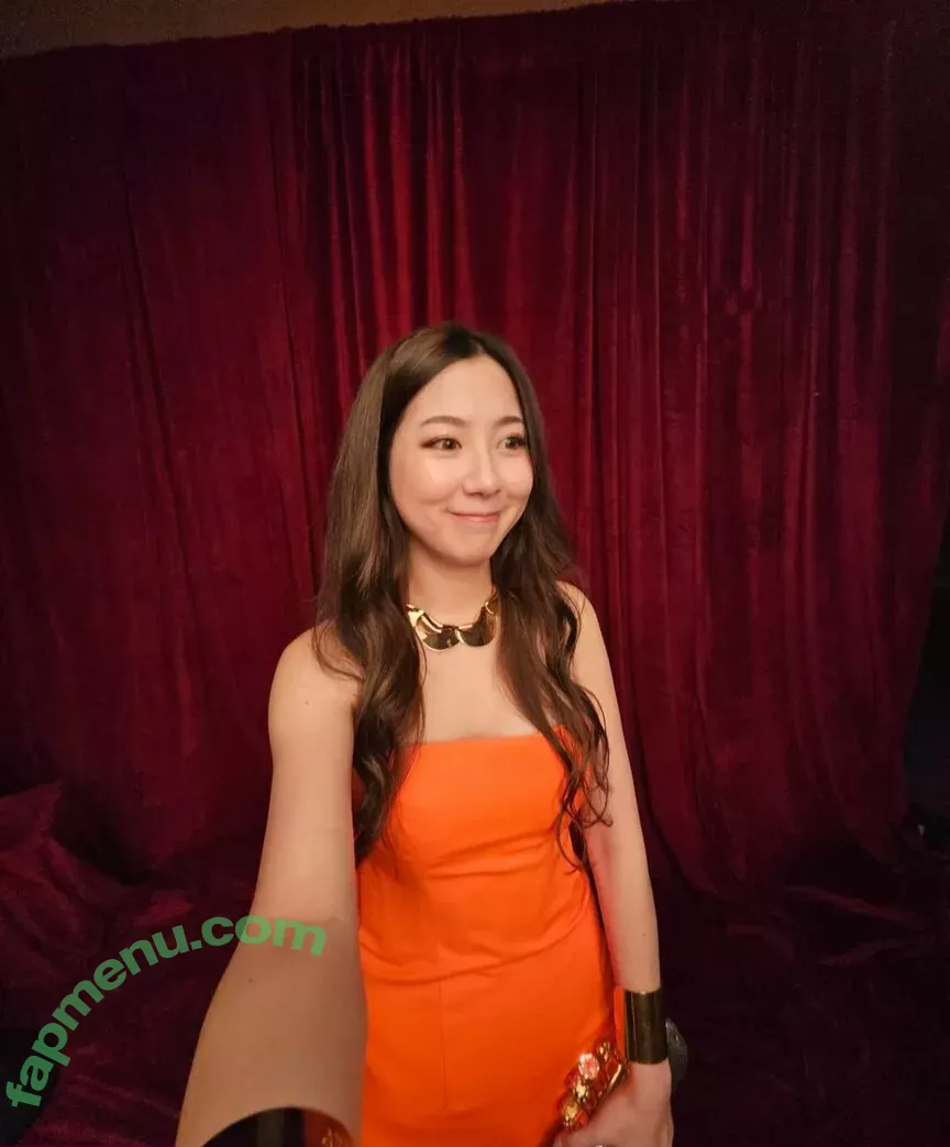 Fuslie nude photo #0024 (Leslie)