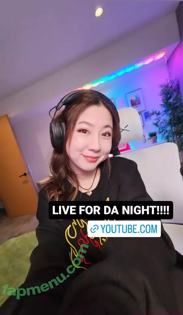 Fuslie nude photo #0026 (Leslie)