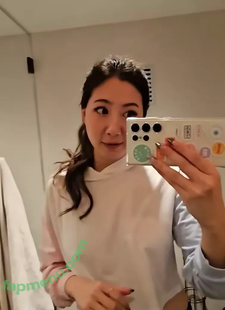 Fuslie nude photo #0048 (Leslie)