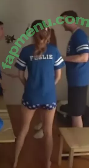 Fuslie nude photo #0061 (Leslie)