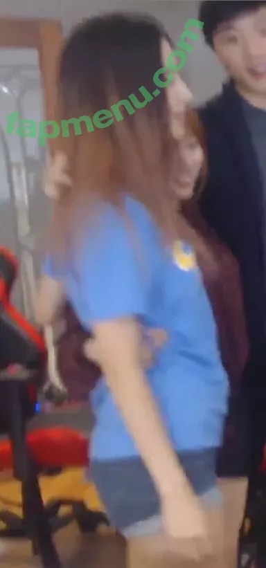 Fuslie nude photo #0065 (Leslie)