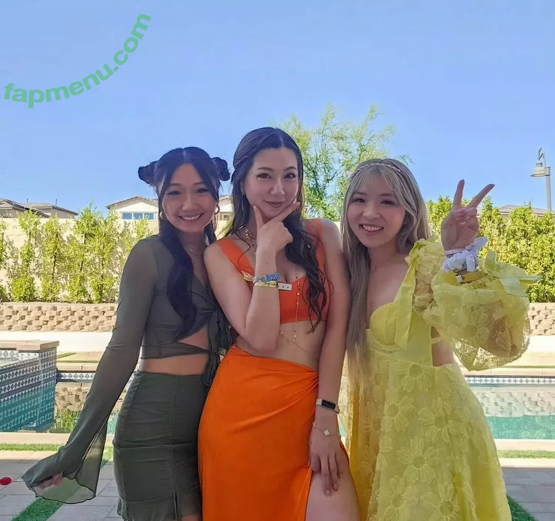 Fuslie nude photo #0081 (Leslie)