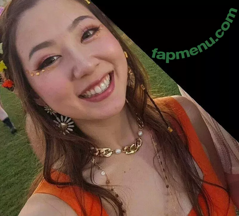 Fuslie nude photo #0084 (Leslie)
