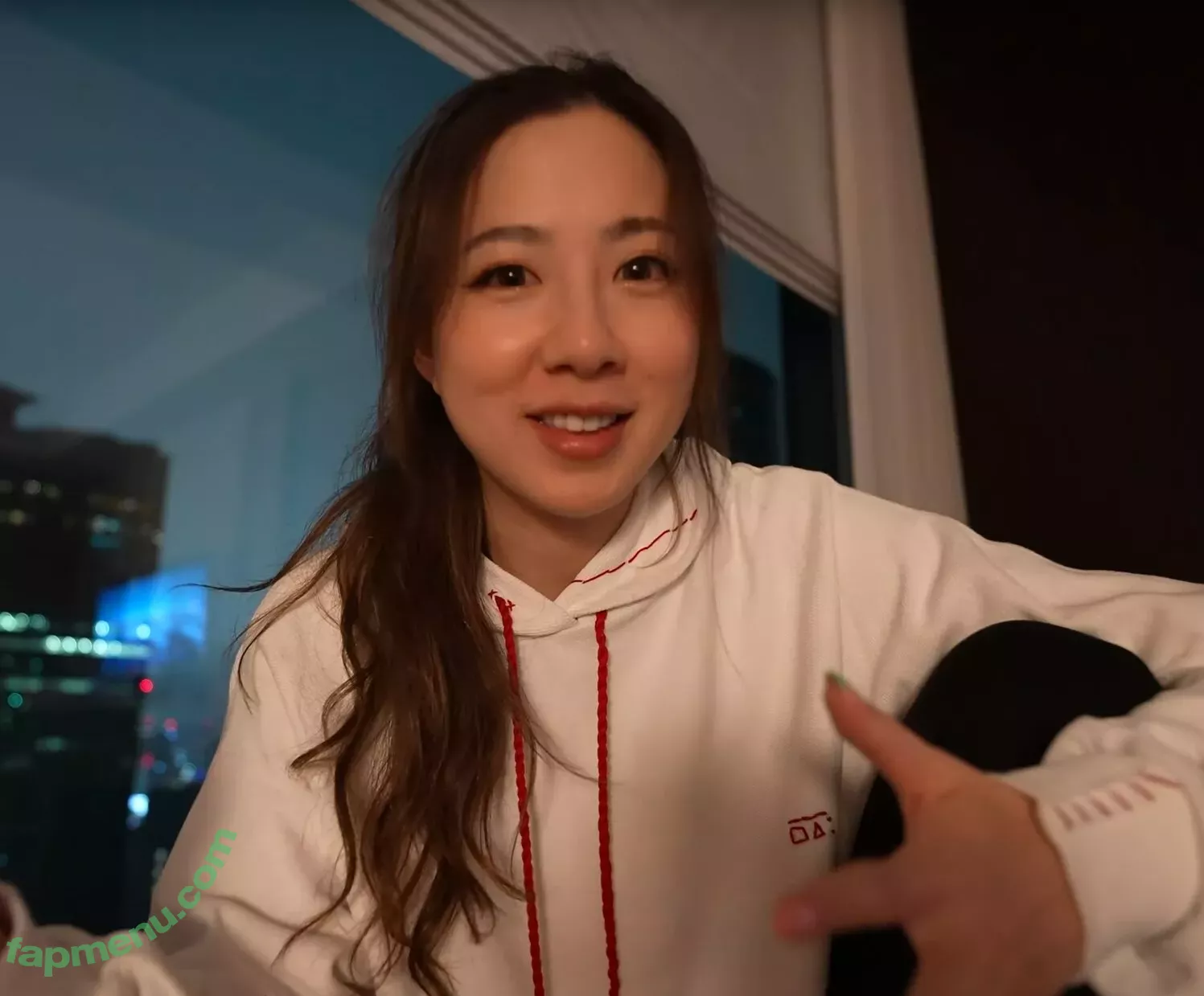 Fuslie nude photo #0114 (Leslie)