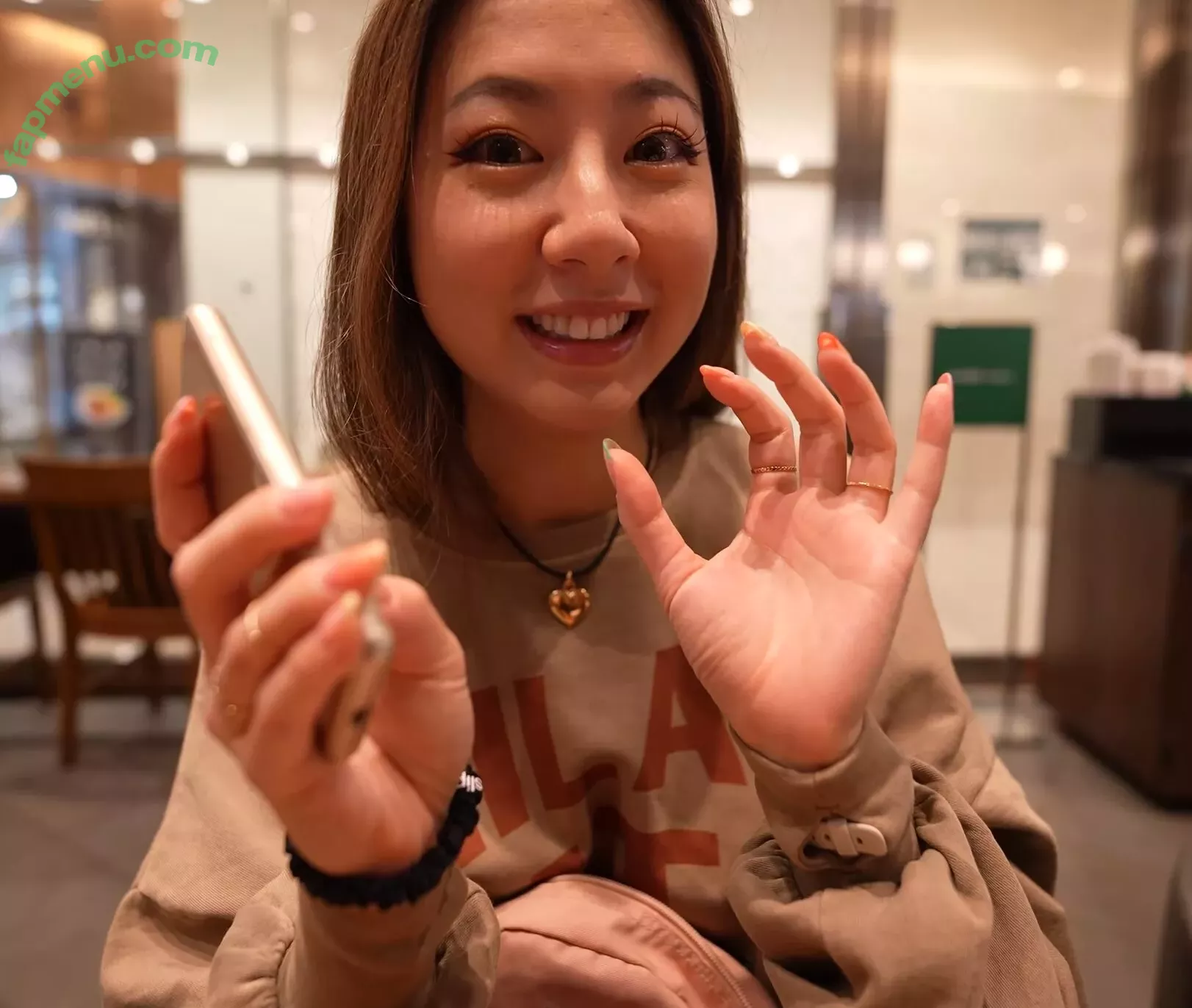 Fuslie nude photo #0117 (Leslie)