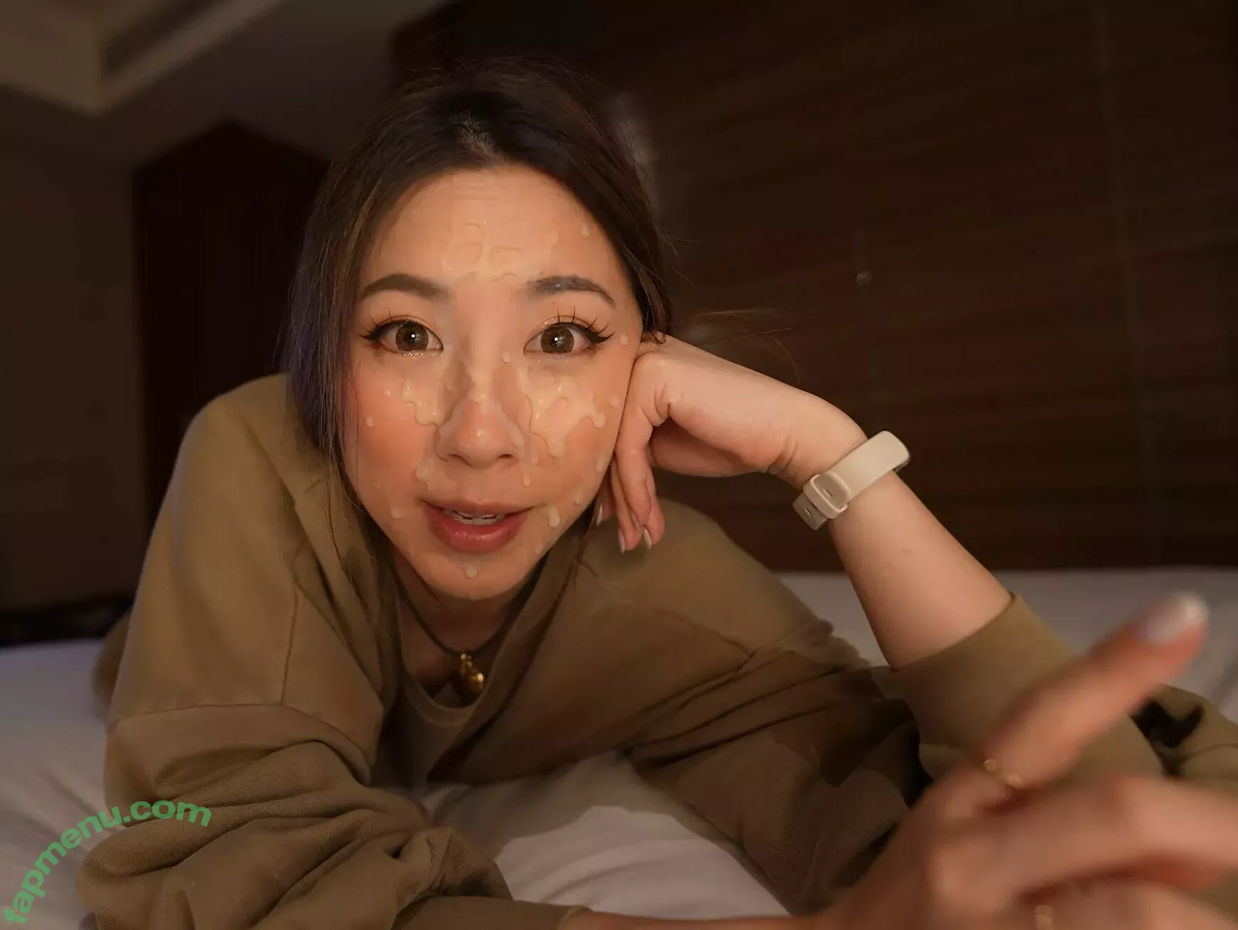 Fuslie nude photo #0125 (Leslie)