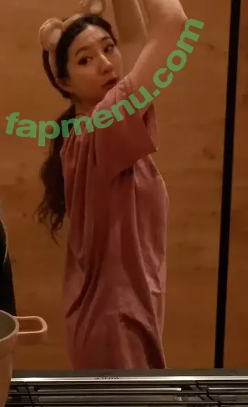 Fuslie nude photo #0197 (Leslie)