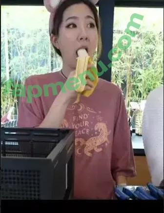 Fuslie nude photo #0200 (Leslie)