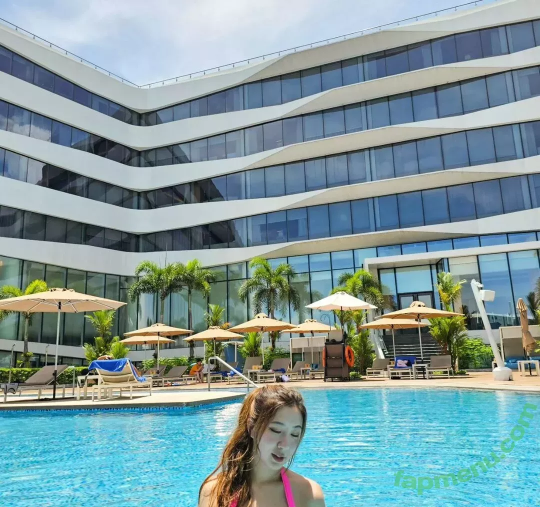 Fuslie nude photo #0219 (Leslie)