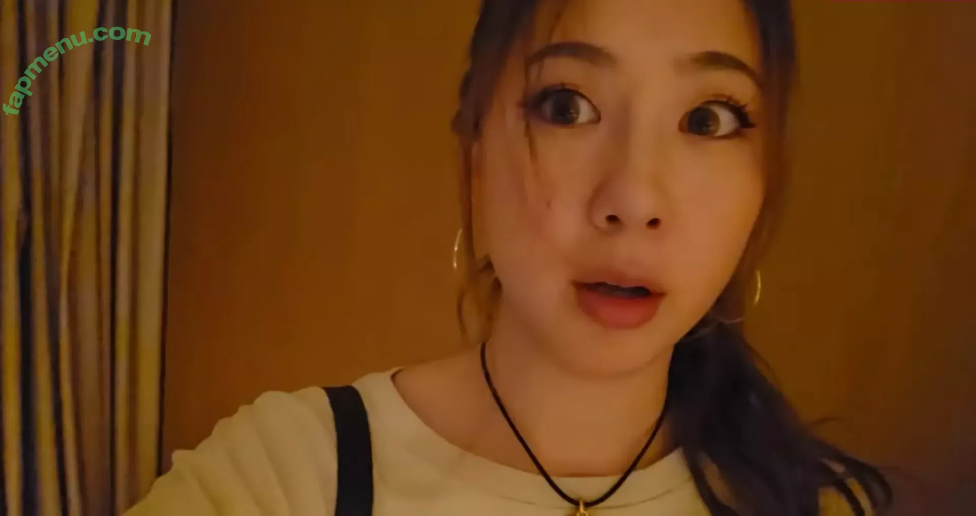 Fuslie nude photo #0236 (Leslie)