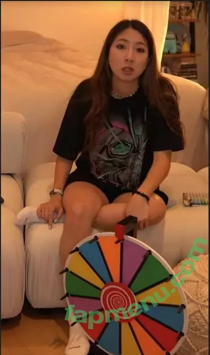 Fuslie nude photo #0237 (Leslie)